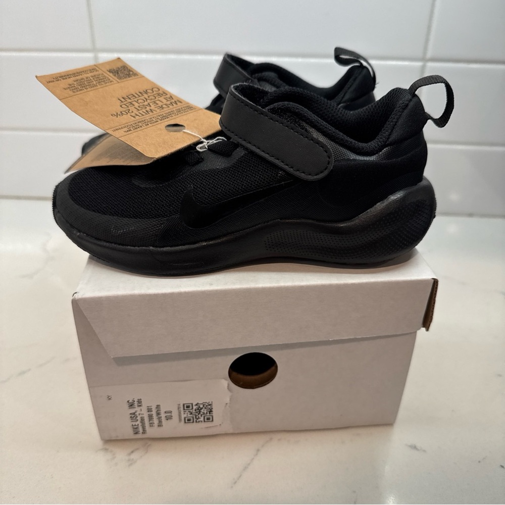 Nike Revolution Kids Black Athletic Shoes slip on sneaker size 10C boys toddler
